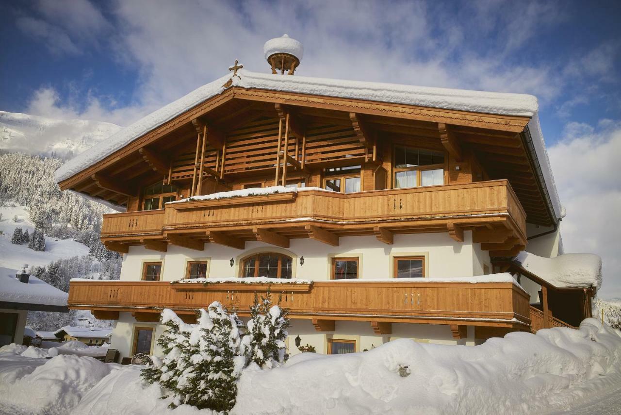 Beim Rohrer Kirchberg in Tirol